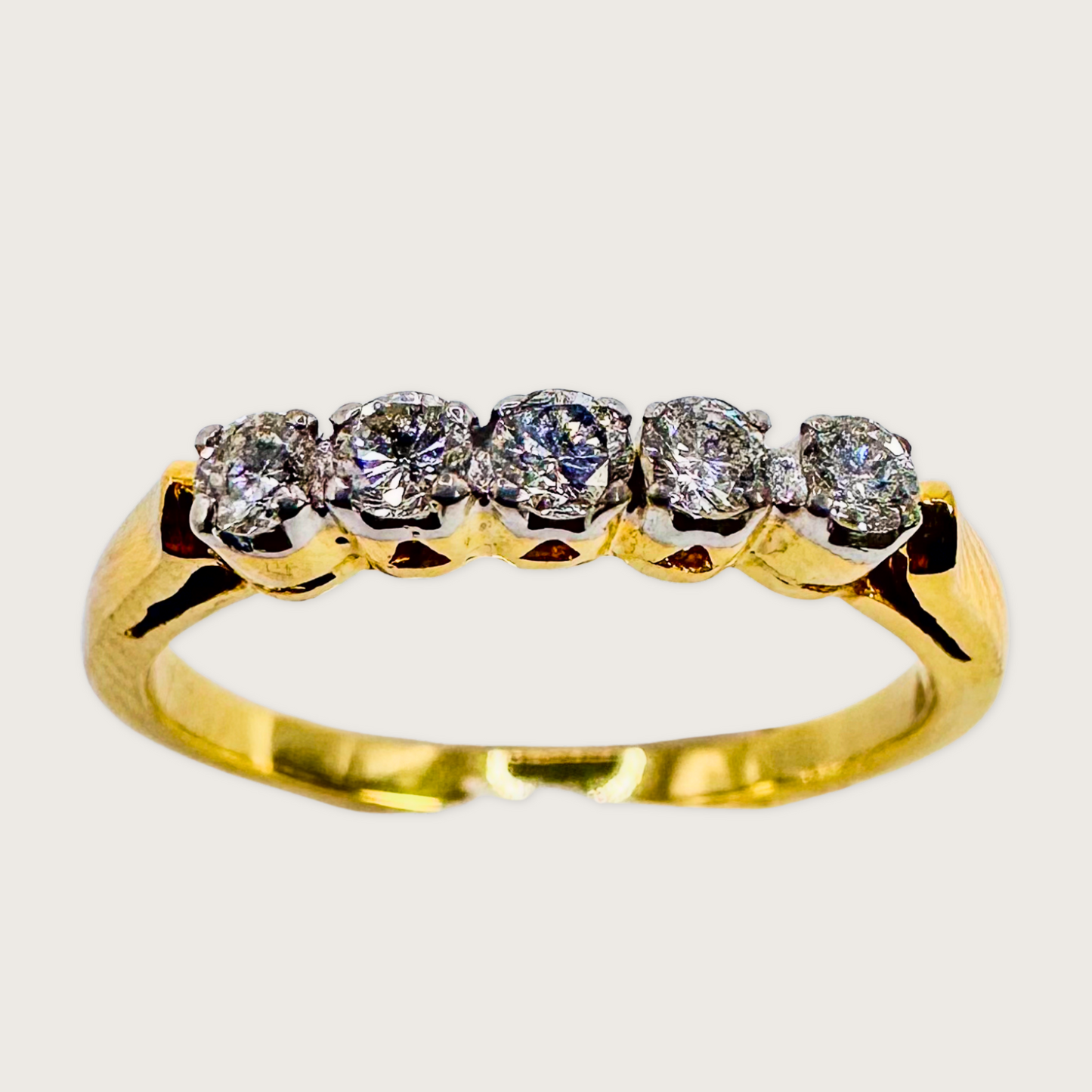 Eternal Spark - 5-Stone Diamond Ring in 18k Gold