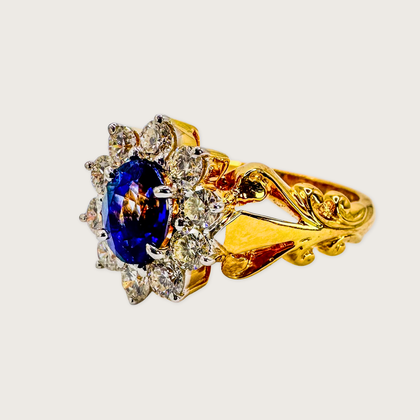 Eternal Bloom – Sapphire & Diamond Ring in 18k Gold