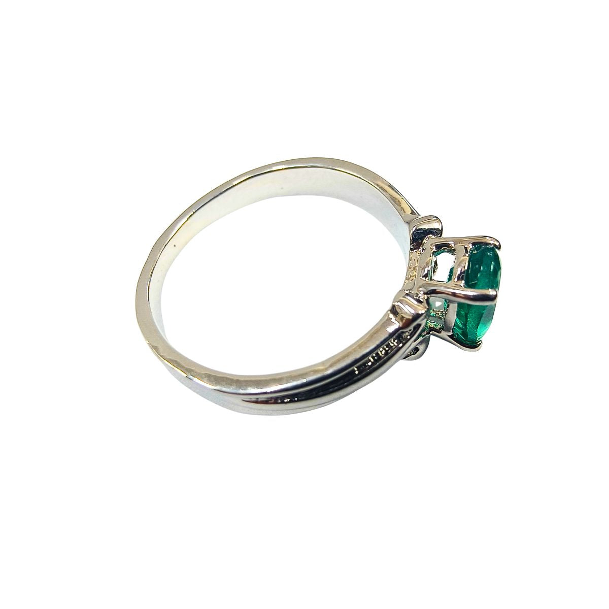 Classic Emerald Silver Ring 1 Ct Budh Gemstone (Mercury)