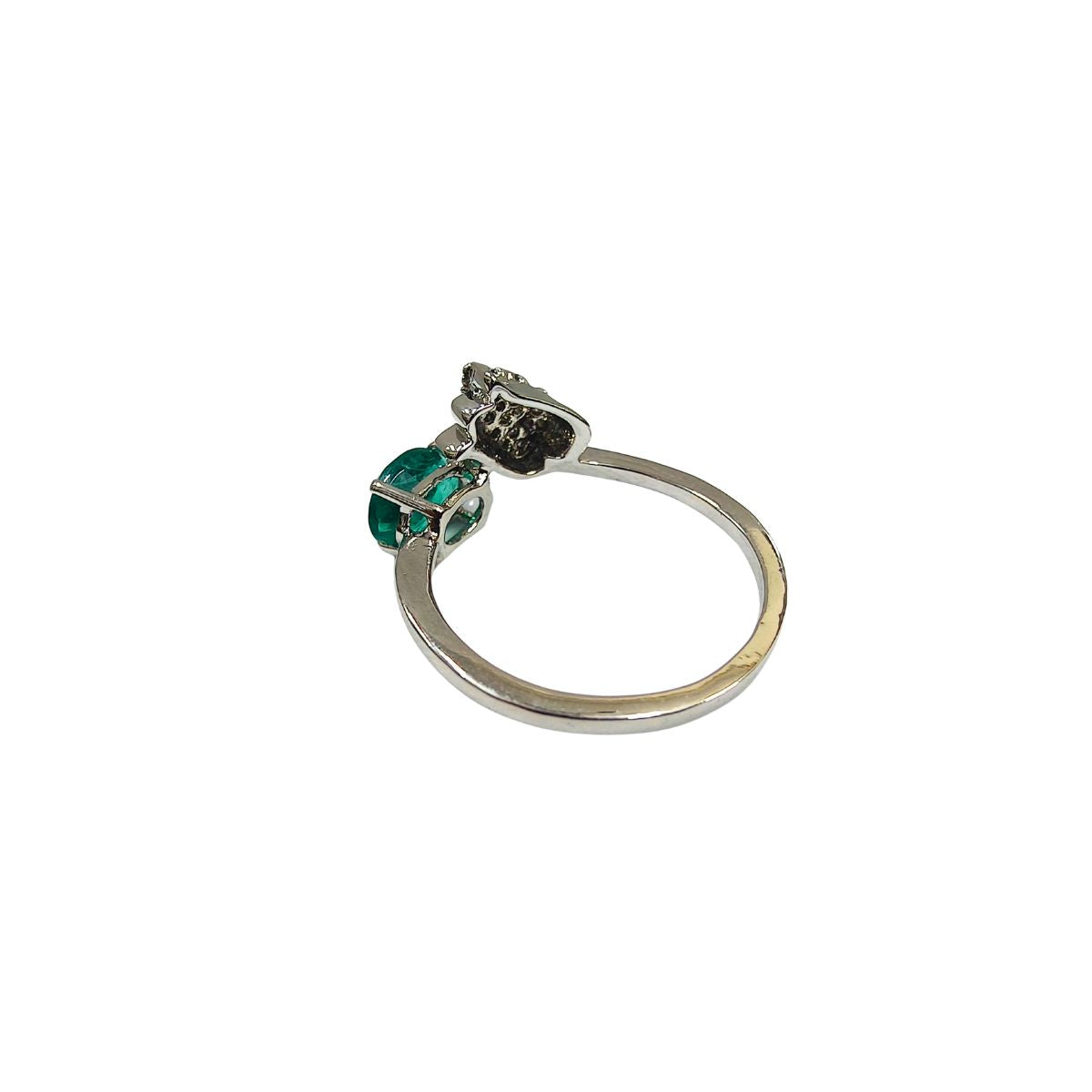 A Twist of Sparkle, A Touch of Green -Chic. Contemporary. Effortlessly Striking.