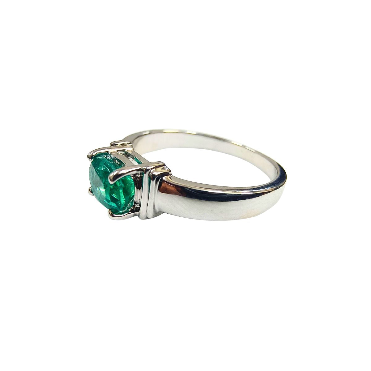 Elegant Emerald Silver Ring with Budh Gemstone