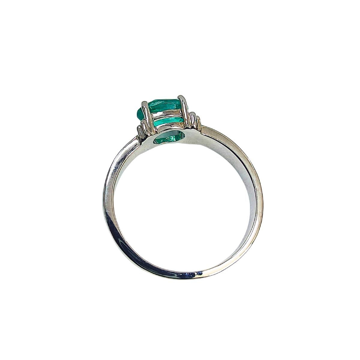 Elegant Emerald Silver Ring with Budh Gemstone