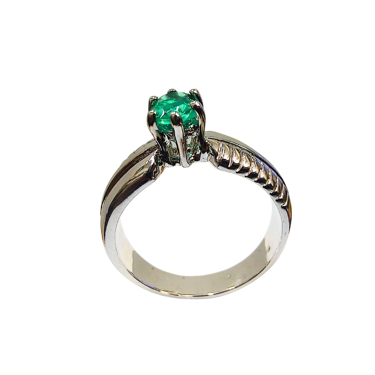 Pure Emerald. Pure Elegance