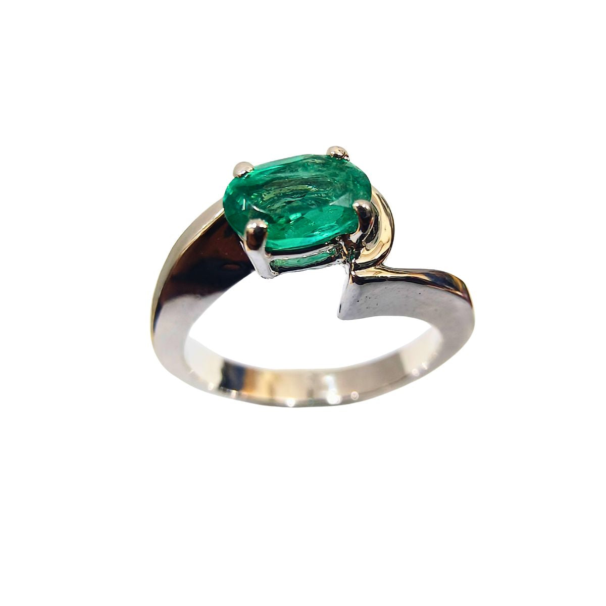 Pure Emerald. Pure Presence Minimal. Powerful. Timeless.