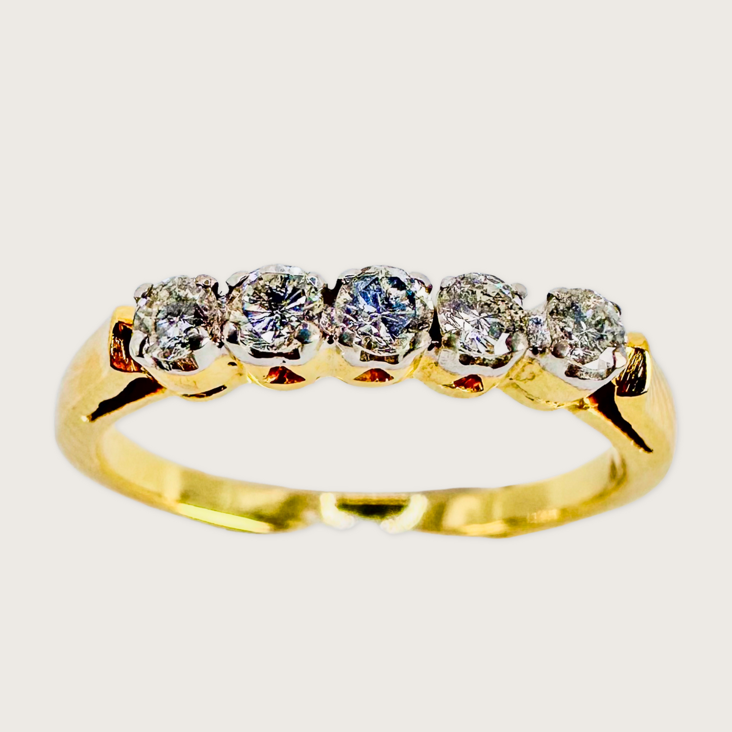 Eternal Spark - 5-Stone Diamond Ring in 18k Gold