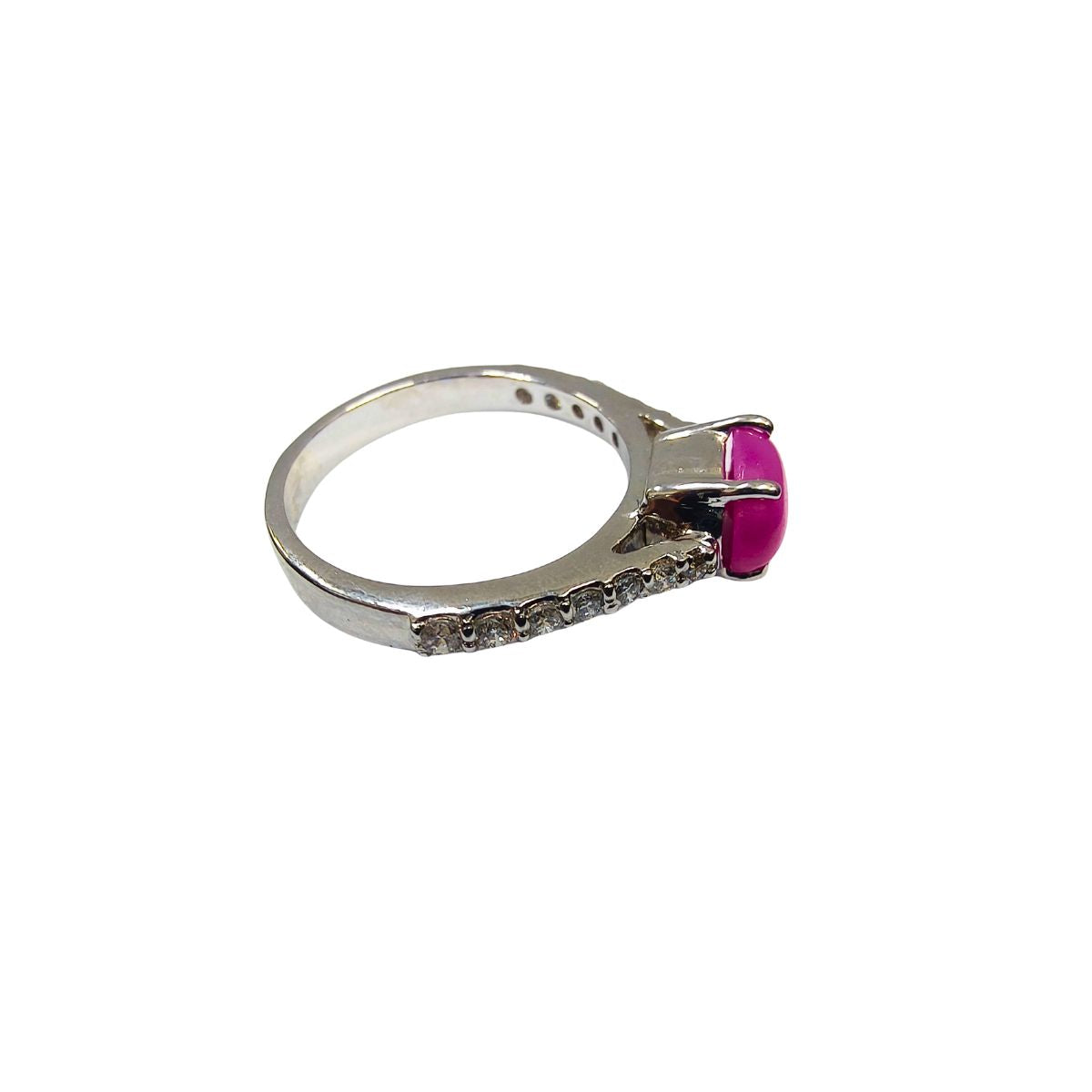 Oval Lundi Star & Lab Diamond Ring