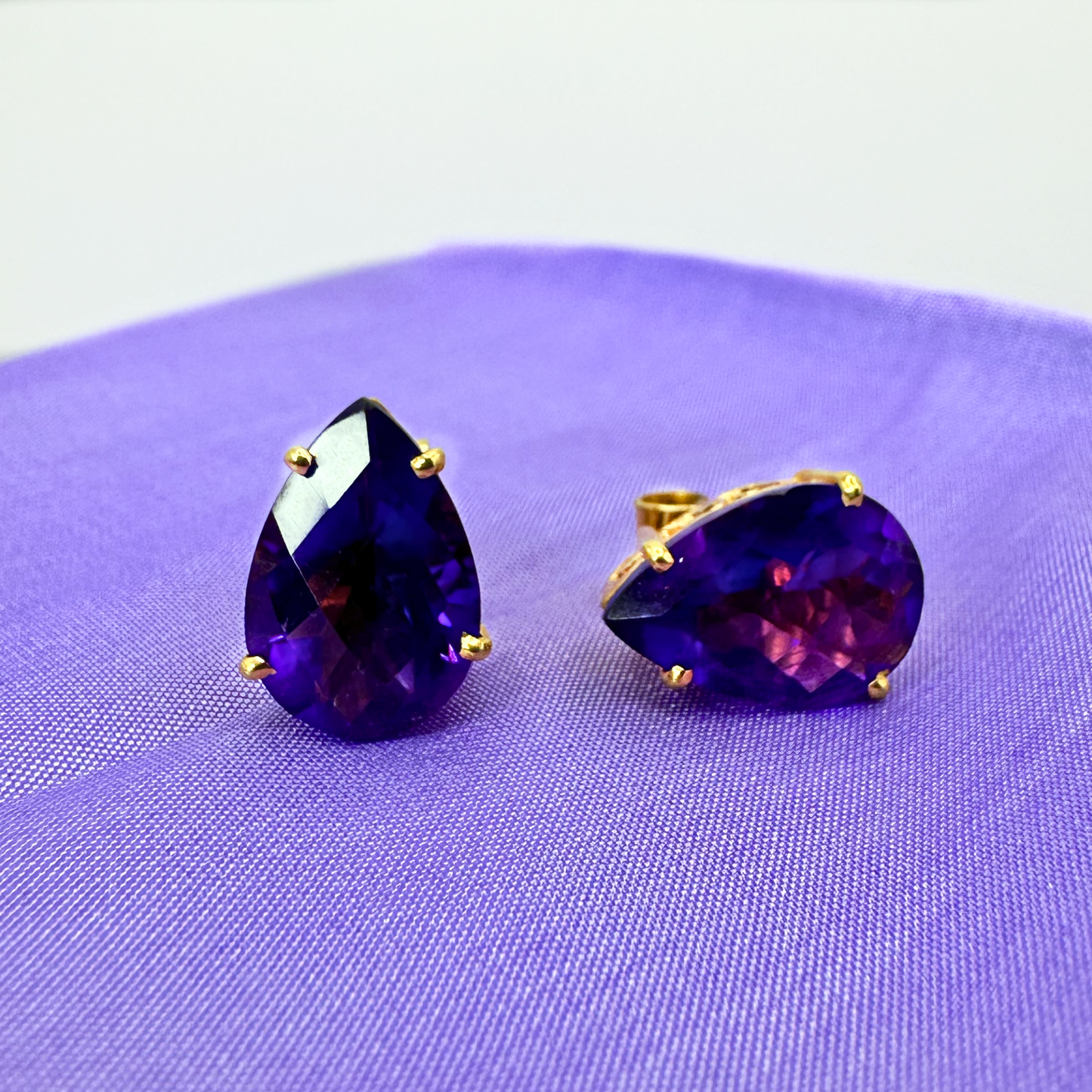 Modern Majesty – 18K Gold Amethyst Earrings
