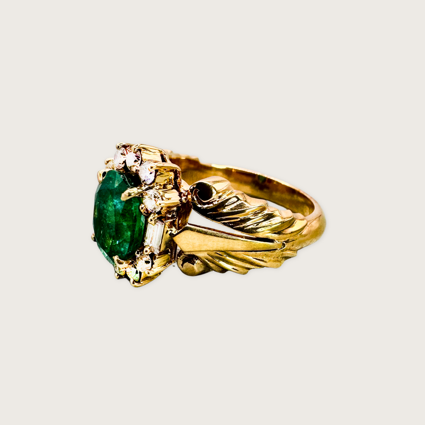 Modern Opulence – Emerald & Diamond Statement Ring in 18K Gold