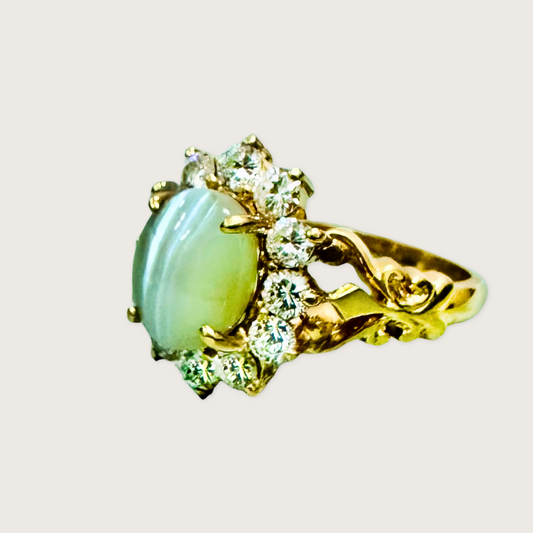 Modern Muse 18K Gold Cat’s Eye & Diamond Ring