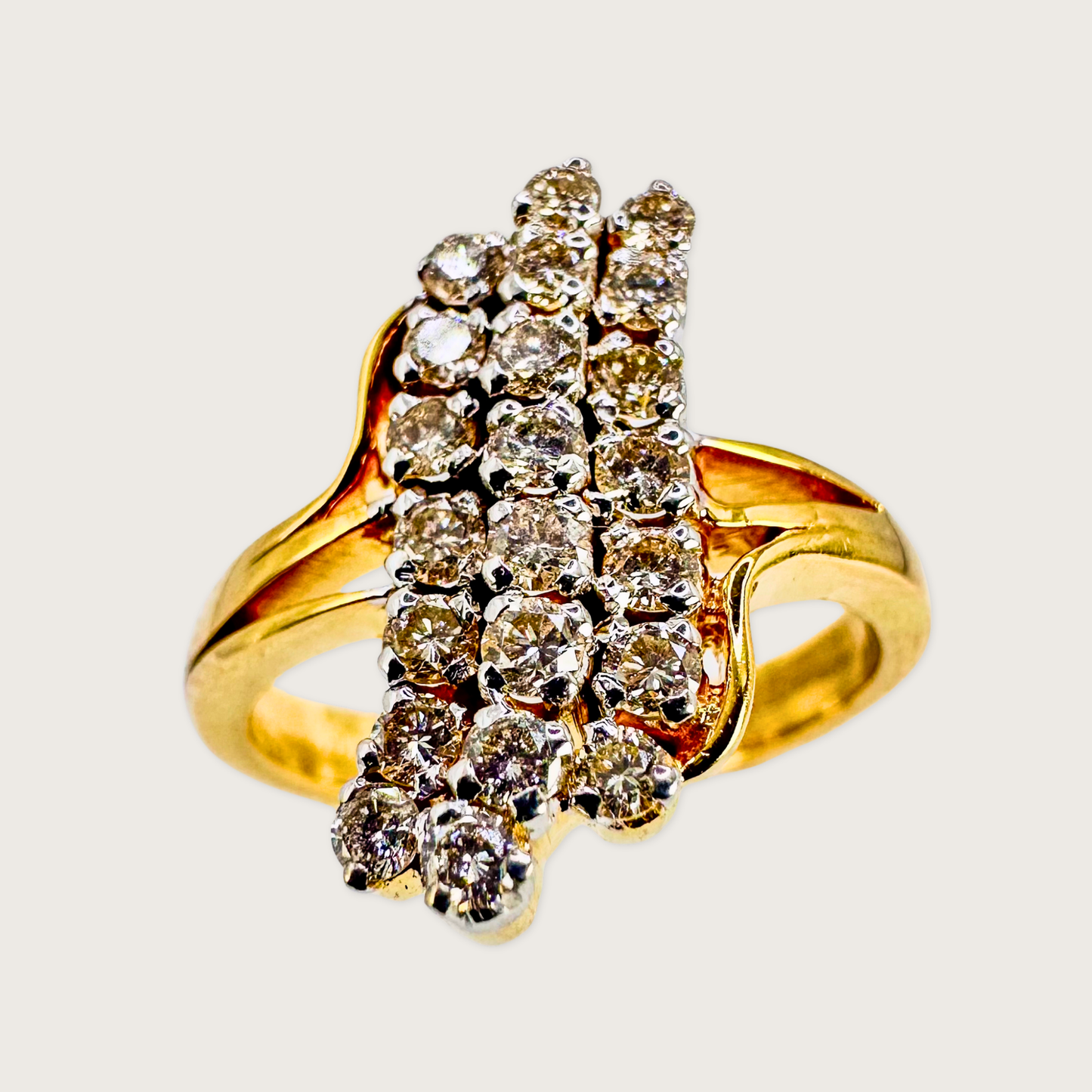 Elevated Brilliance – Diamond Cluster Ring in 18k Gold