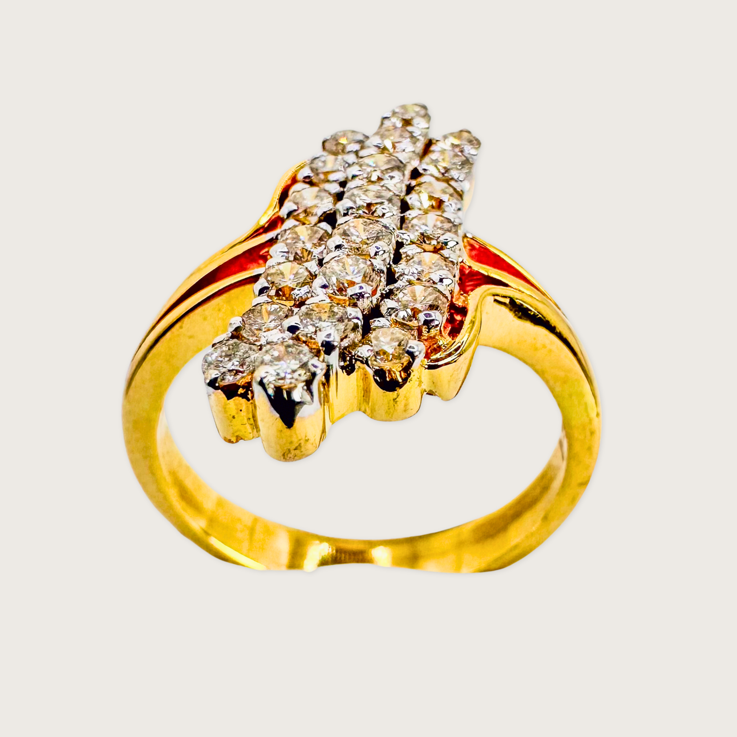 Elevated Brilliance – Diamond Cluster Ring in 18k Gold